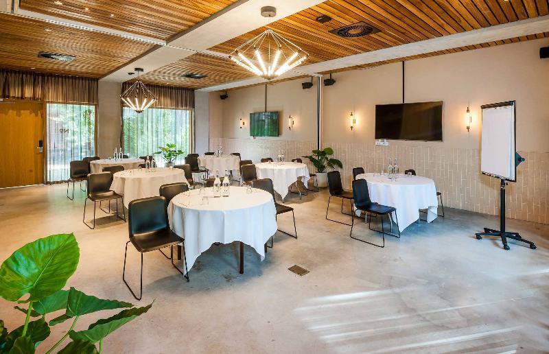 Arena Hotel